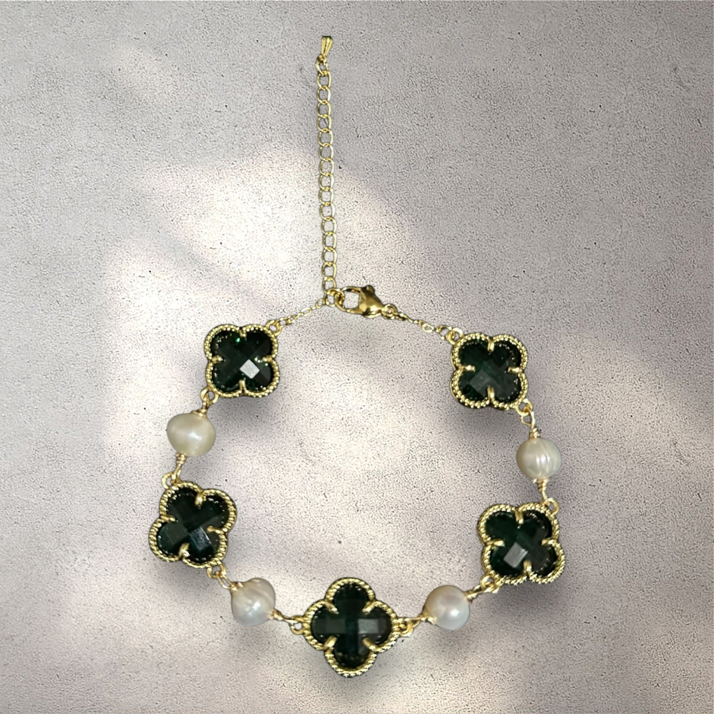 DARK GREEN CLOVE POLLY